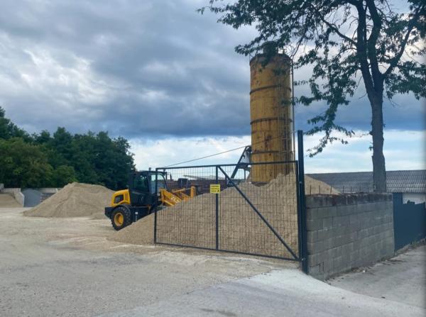 Ömlesztett anyag értékesítés és szállítás